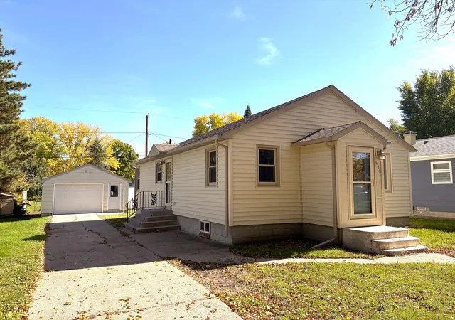 Single family home for sale at 620 S 10th Street, Montevideo, MN 56265 | MLS# 7156987