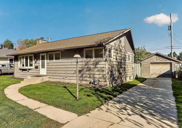 Photo 1 of Single family home for sale at 1809 26th Street Nw, Rochester, MN 55901 | MLS# 7156996 | Listing updated on 2026-10-21