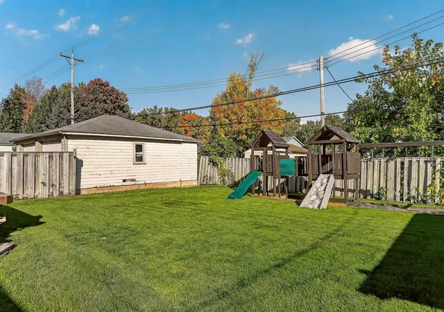 Photo 3 of Single family home for sale at 1809 26th Street NW, Rochester, MN 55901 | MLS# 7156996 | Listing updated on 2026-10-21