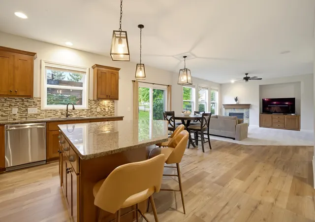 Photo 4 of Single family home for sale at 3471 Ridgestone Cir, Saint Paul, MN 55129 | MLS# 7156999 | Listing updated on 2026-10-22
