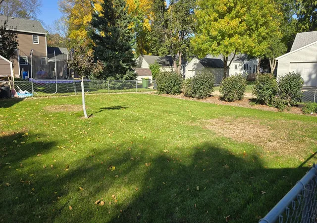 Photo 4 of Single family home for sale at 405 E Marshall St, Marshall, MN 56258 | MLS# 7157000 | Listing updated on 2026-10-09