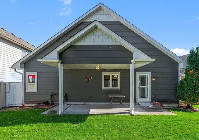 Photo 4 of Single family home for sale at 11040 Dahlia St NW, Minneapolis, MN 55433 | MLS# 7157010 | Listing updated on 2026-10-09