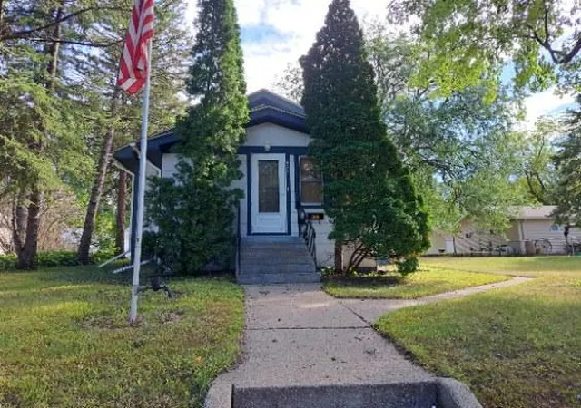 Single family home for sale at 622 S 9th Street, Montevideo, MN 56265 | MLS# 7157016