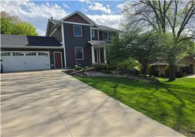 Photo 3 of Single family home for sale at 210 10th Street Se, New Prague, MN 56071 | MLS# 7157018 | Listing updated on 2026-10-08
