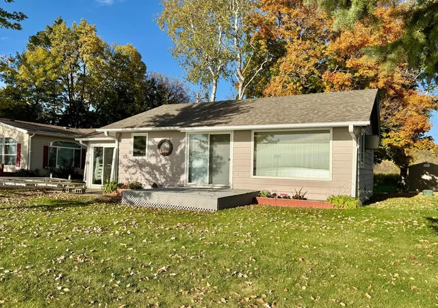 Photo 4 of Single family home for sale at 43833 Inlet Beach Rd, Pelican Rapids, MN 56572 | MLS# 7157020 | Listing updated on 2026-10-08