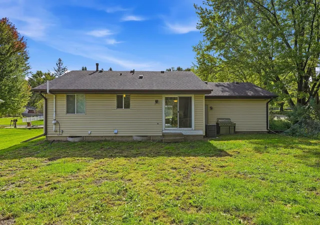 Photo 3 of Single family home for sale at 2657 5th Street E, Saint Paul, MN 55119 | MLS# 7157021 | Listing updated on 2026-10-09