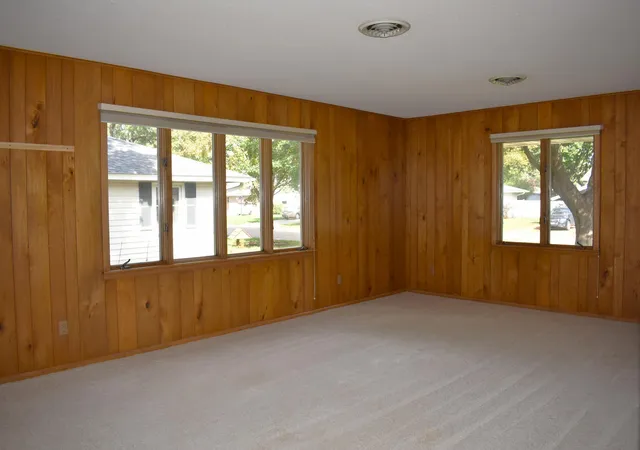 Photo 3 of Single family home for sale at 617 2nd Street Ne, Osseo, MN 55369 | MLS# 7157025 | Listing updated on 2026-10-10
