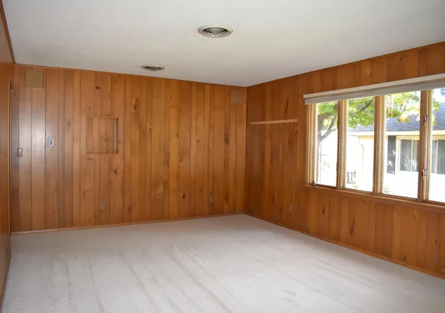 Photo 3 of Single family home for sale at 617 2nd Street NE, Osseo, MN 55369 | MLS# 7157025 | Listing updated on 2026-10-10