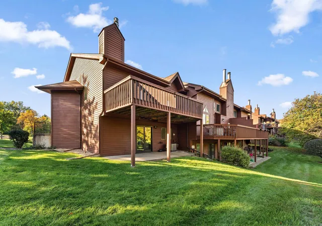 Photo 2 of Single family home for sale at 12500 Parkwood Dr, Burnsville, MN 55337 | MLS# 7157072 | Listing updated on 2026-10-08