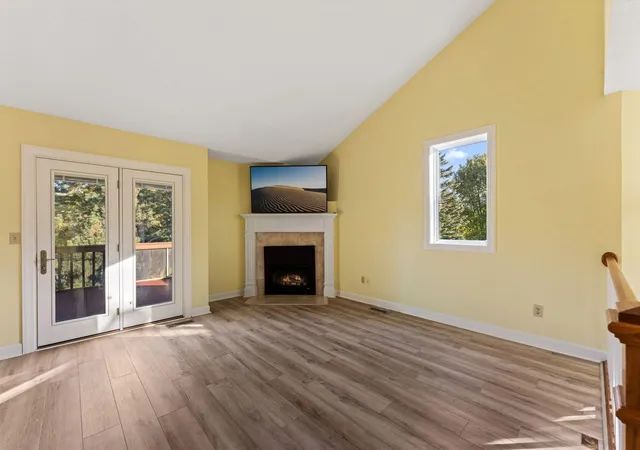 Photo 4 of Single family home for sale at 12500 Parkwood Dr, Burnsville, MN 55337 | MLS# 7157072 | Listing updated on 2026-10-08