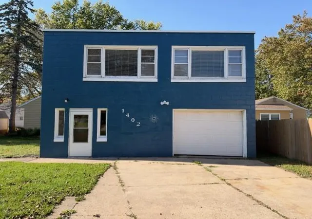 Photo 3 of Single family home for sale at 1402 6th Street Se, Austin, MN 55912 | MLS# 7157097 | Listing updated on 2026-10-21