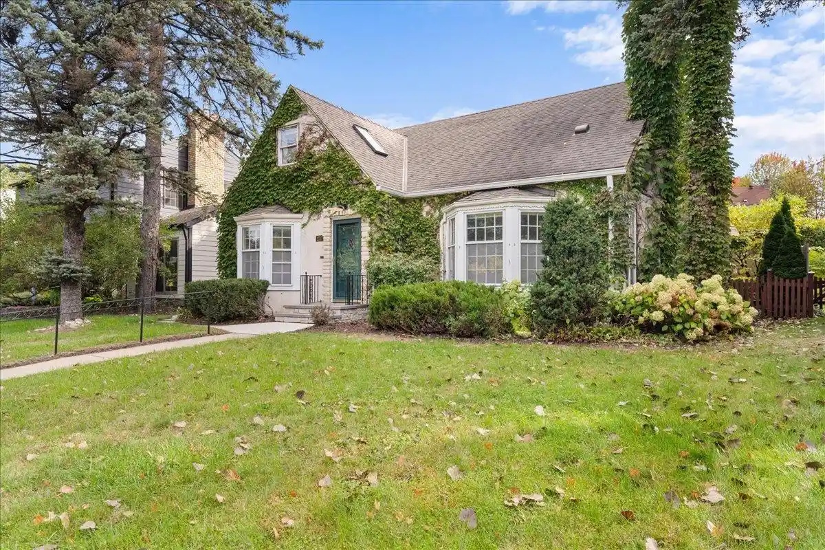 Photo 2 of Single family home for sale at 2717 France Ave S, Minneapolis, MN 55416 | MLS# 7157103 | Listing updated on 2026-10-23