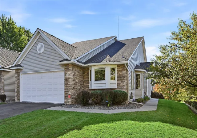 Photo 1 of Single family home for sale at 1013 Hesli Hl Ct, Saint Paul, MN 55126 | MLS# 7157112 | Listing updated on 2026-10-08