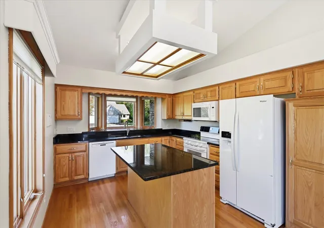 Photo 3 of Single family home for sale at 1013 Hesli Hl Ct, Saint Paul, MN 55126 | MLS# 7157112 | Listing updated on 2026-10-08