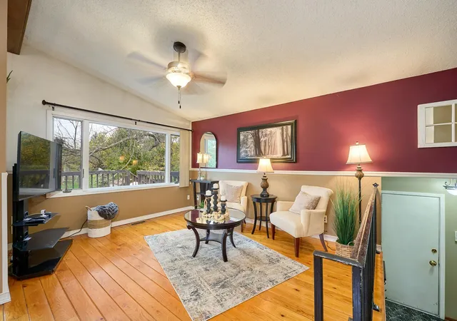 Photo 4 of Single family home for sale at 6342 Whispering Oaks Dr, Eden Prairie, MN 55346 | MLS# 7157121 | Listing updated on 2026-10-21