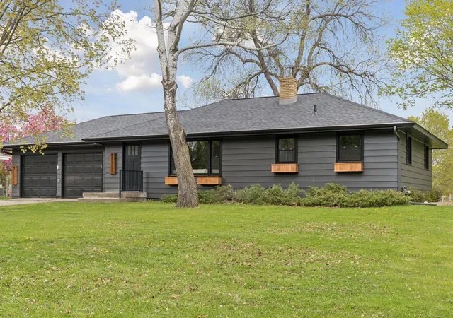 Photo 3 of Single family home for sale at 1610 Garland Ln N, Minneapolis, MN 55447 | MLS# 7157126 | Listing updated on 2026-10-08