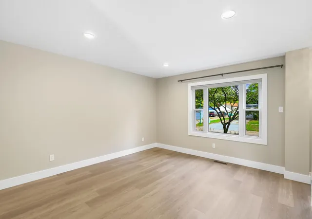 Photo 4 of Single family home for sale at 412 E 1st Street, Chaska, MN 55318 | MLS# 7157128 | Listing updated on 2026-10-10