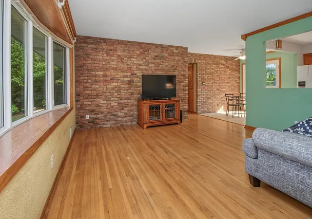 Photo 3 of Single family home for sale at 2842 Marion St, Saint Paul, MN 55113 | MLS# 7157159 | Listing updated on 2026-10-08