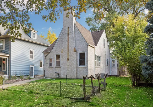 Photo 2 of Single family home for sale at 2036 Iglehart Ave, Saint Paul, MN 55104 | MLS# 7157160 | Listing updated on 2026-10-16
