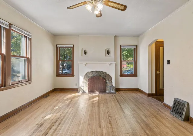 Photo 3 of Single family home for sale at 2036 Iglehart Ave, Saint Paul, MN 55104 | MLS# 7157160 | Listing updated on 2026-10-16