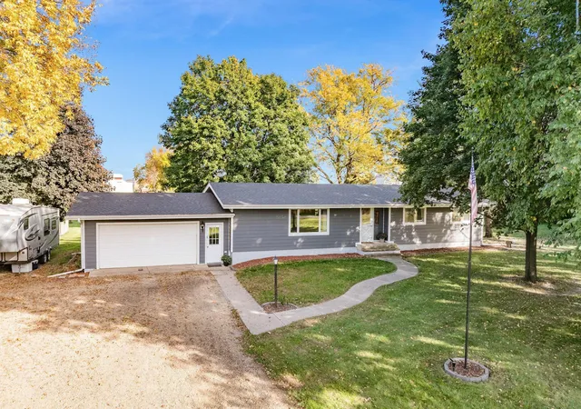 Photo 1 of Single family home for sale at 11404 330th Avenue, Blue Earth, MN 56013 | MLS# 7157169 | Listing updated on 2026-10-14