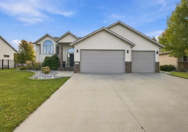 Photo 1 of Single family home for sale at 4822 43rd Street S, Fargo, ND 58104 | MLS# 7157174 | Listing updated on 2026-10-08
