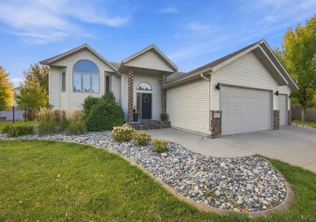 Photo 2 of Single family home for sale at 4822 43rd Street S, Fargo, ND 58104 | MLS# 7157174 | Listing updated on 2026-10-08