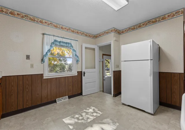 Photo 3 of Single family home for sale at 1240 Robin Ln SE, Rochester, MN 55904 | MLS# 7157183 | Listing updated on 2026-10-09