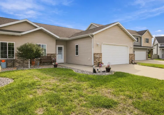 Photo 2 of Townhouse for sale at 3527 23rd Avenue S, Moorhead, MN 56560 | MLS# 7157195 | Listing updated on 2026-10-20