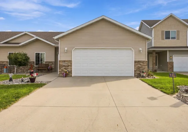 Photo 3 of Townhouse for sale at 3527 23rd Avenue S, Moorhead, MN 56560 | MLS# 7157195 | Listing updated on 2026-10-20