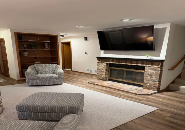 Photo 2 of Single family home for sale at 7780 Glenda Ct, Saint Paul, MN 55124 | MLS# 7157197 | Listing updated on 2026-10-09