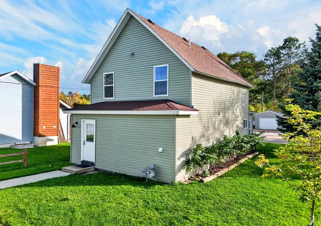 Photo 3 of Single family home for sale at 207 4th Street Ne, Crosby, MN 56441 | MLS# 7157198 | Listing updated on 2026-10-09