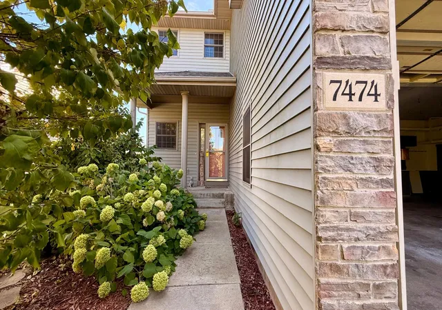 Photo 3 of Single family home for sale at 7474 Lamont Ave NE, Albertville, MN 55301 | MLS# 7157200 | Listing updated on 2026-10-09