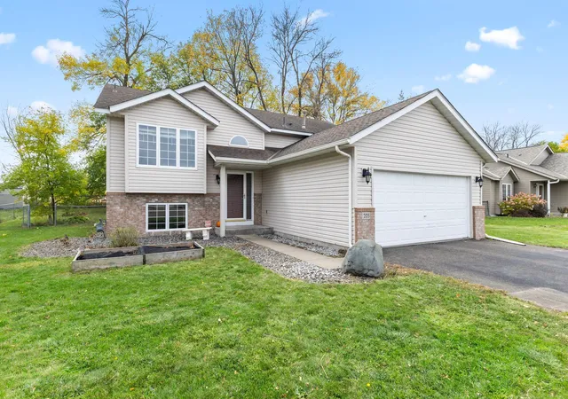 Photo 2 of Single family home for sale at 205 Carissa Ln Sw, Saint Michael, MN 55376 | MLS# 7157208 | Listing updated on 2026-10-09