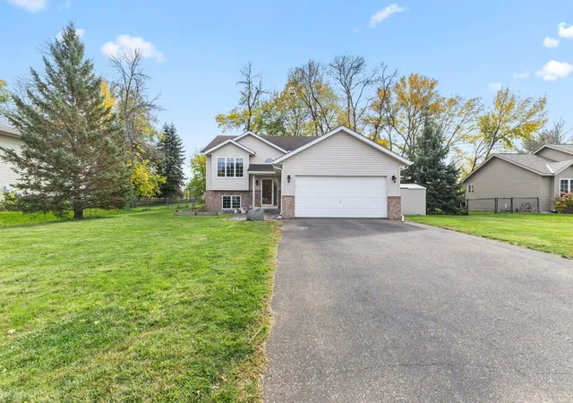 Photo 3 of Single family home for sale at 205 Carissa Ln Sw, Saint Michael, MN 55376 | MLS# 7157208 | Listing updated on 2026-10-09