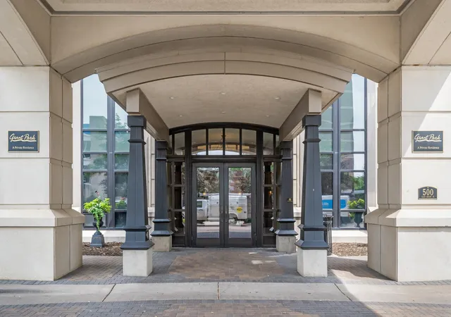 Photo 2 of Condo for sale at 500 E Grant St #1609, Minneapolis, MN 55404 | MLS# 7157209 | Listing updated on 2026-10-27