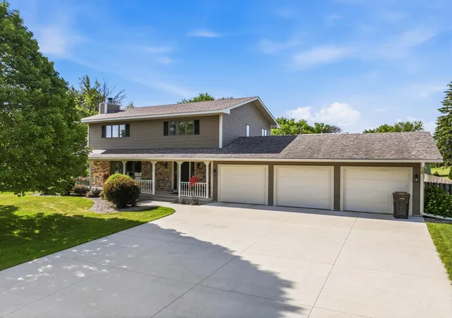Photo 1 of Single family home for sale at 1203 22nd Avenue Sw, Austin, MN 55912 | MLS# 7157236 | Listing updated on 2026-10-09