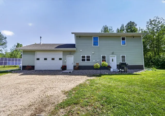 Photo 2 of Single family home for sale at 51150 N White Swan Lake Rd, Bigfork, MN 56628 | MLS# 7157239 | Listing updated on 2026-10-14