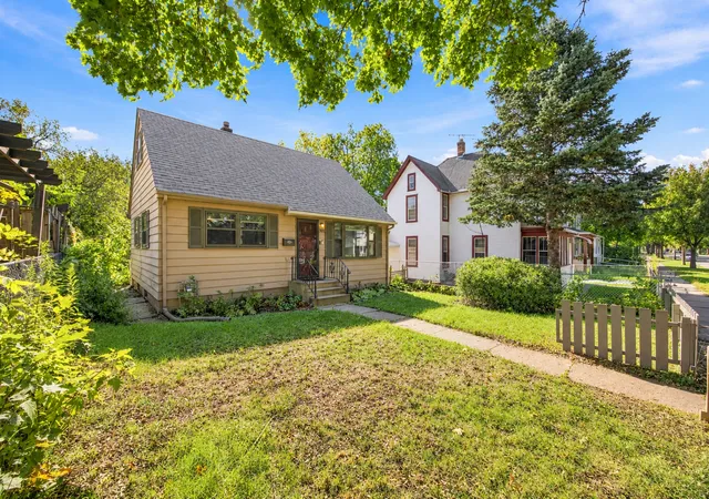 Single family home for sale at 920 Magnolia Ave E, Saint Paul, MN 55106 | MLS# 7157245