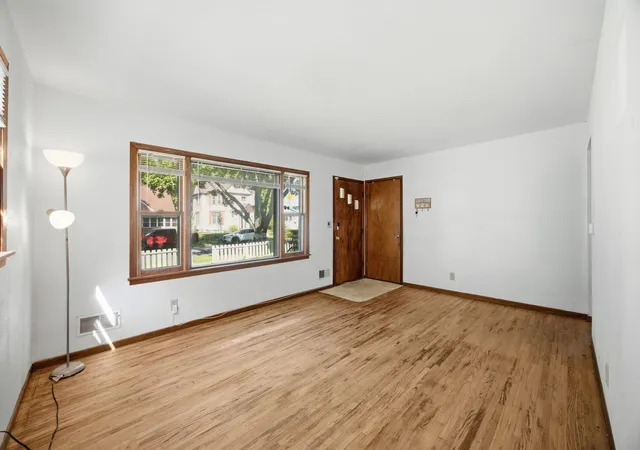 Photo 3 of Single family home for sale at 920 Magnolia Ave E, Saint Paul, MN 55106 | MLS# 7157245 | Listing updated on 2026-10-10