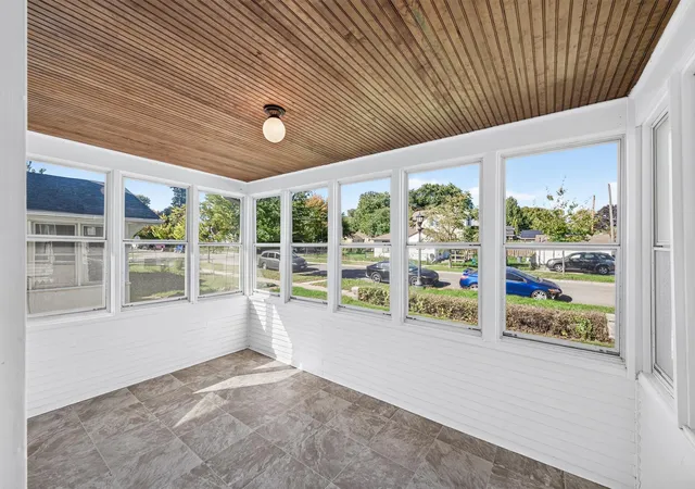 Photo 2 of Single family home for sale at 1190 Magnolia Ave E, Saint Paul, MN 55106 | MLS# 7157266 | Listing updated on 2026-10-09