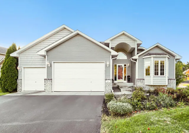Photo 1 of Single family home for sale at 916 140th Lane Nw, Andover, MN 55304 | MLS# 7157280 | Listing updated on 2026-10-09