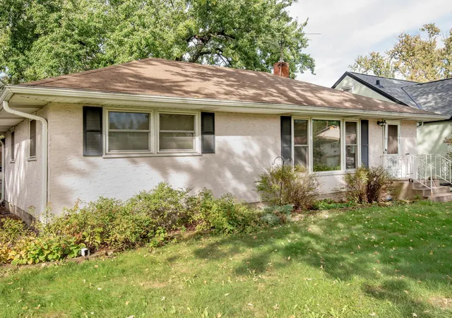 Photo 3 of Single family home for sale at 1595 Chamber St, Saint Paul, MN 55106 | MLS# 7157290 | Listing updated on 2026-10-23