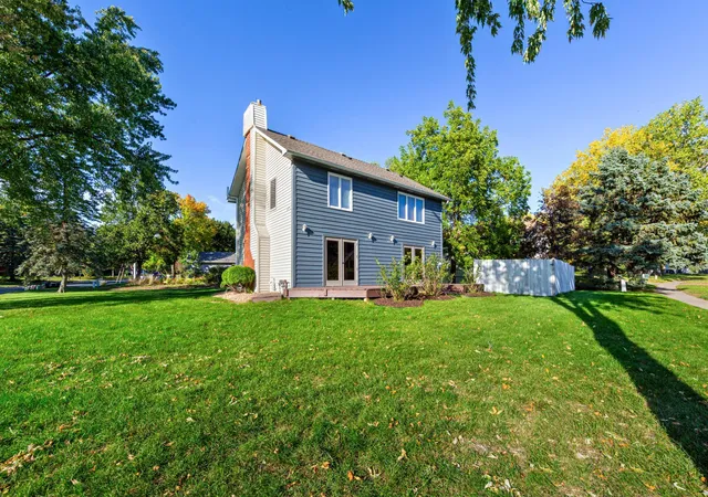 Photo 1 of Single family home for sale at 800 Crystal Lake Rd E, Burnsville, MN 55306 | MLS# 7157296 | Listing updated on 2026-10-08