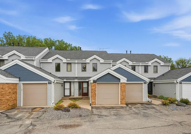 Photo 1 of Single family home for sale at 3040 Shields Dr #104, Saint Paul, MN 55121 | MLS# 7157306 | Listing updated on 2026-10-10