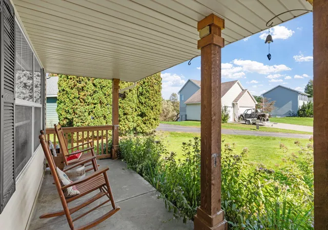 Photo 2 of Single family home for sale at 19785 Excel Ct, Farmington, MN 55024 | MLS# 7157329 | Listing updated on 2026-10-10