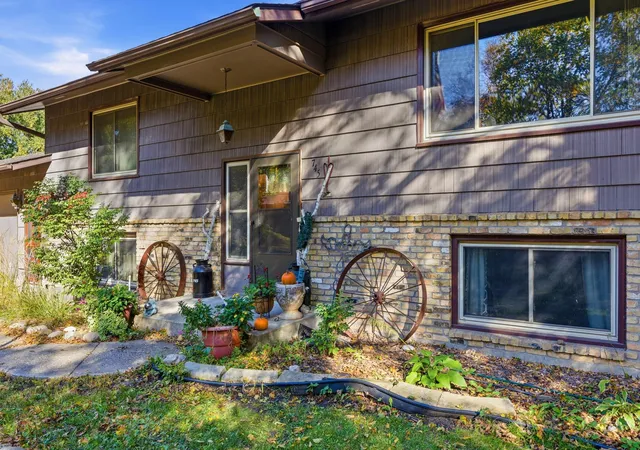 Photo 2 of Single family home for sale at 745 Prairie Ave, Cokato, MN 55321 | MLS# 7157333 | Listing updated on 2026-10-23