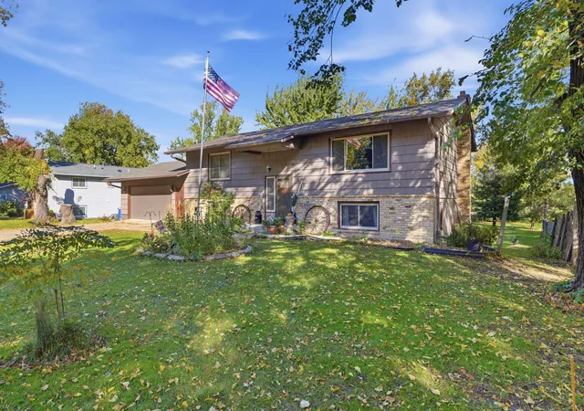 Photo 3 of Single family home for sale at 745 Prairie Ave, Cokato, MN 55321 | MLS# 7157333 | Listing updated on 2026-10-23