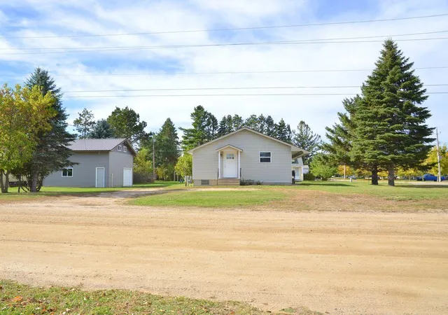 Photo 3 of Single family home for sale at 200 8th Street W, Park Rapids, MN 56470 | MLS# 7157335 | Listing updated on 2026-10-08