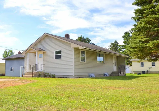 Photo 3 of Single family home for sale at 200 8th Street W, Park Rapids, MN 56470 | MLS# 7157335 | Listing updated on 2026-10-08
